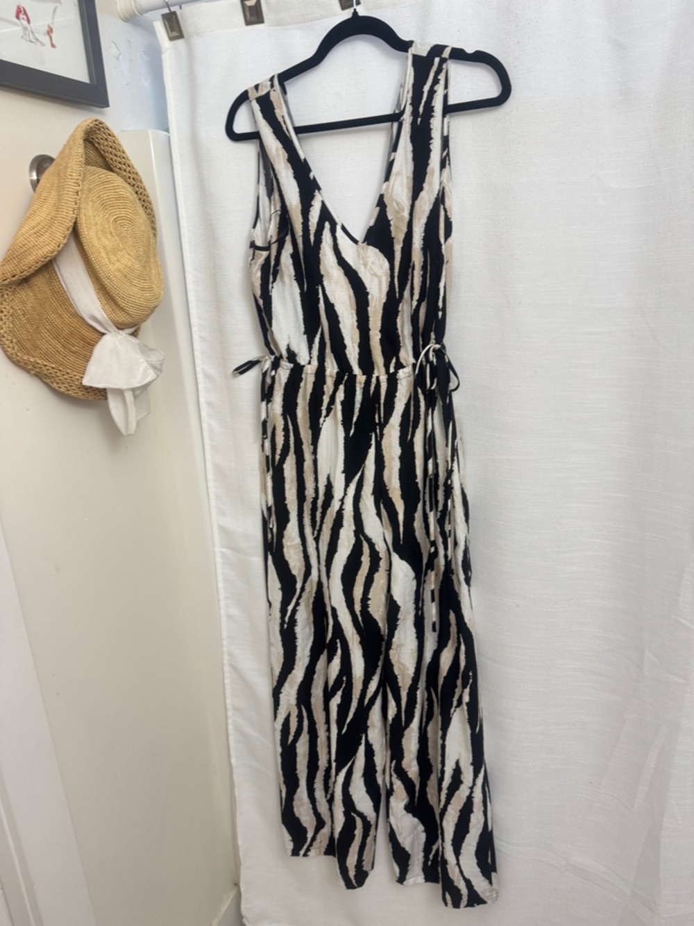 Vero Moda VMSARA Lea Sleeveless Wide Leg Jumpsuit – Zebra Print - Picture 3 of 9